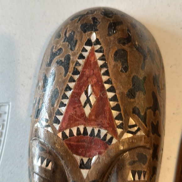Handcrafted Tribal Masks in Brown and Tan 2 pieces - Picture 2 of 12